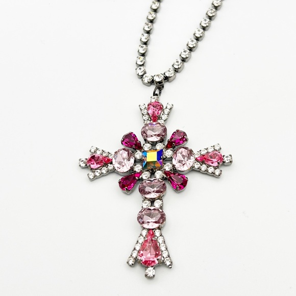 🔸NICKY BUTLER Fashion Collection Limited Edition Pink Crystal Cross Necklace - Picture 6 of 16